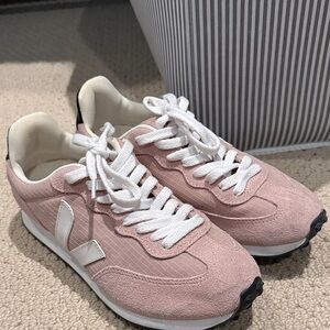 Veja Pink Rio Branco Sneakers